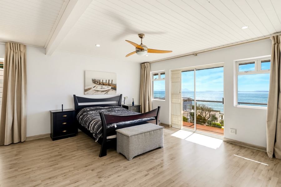 4 Bedroom Property for Sale in Gordons Bay Village Western Cape